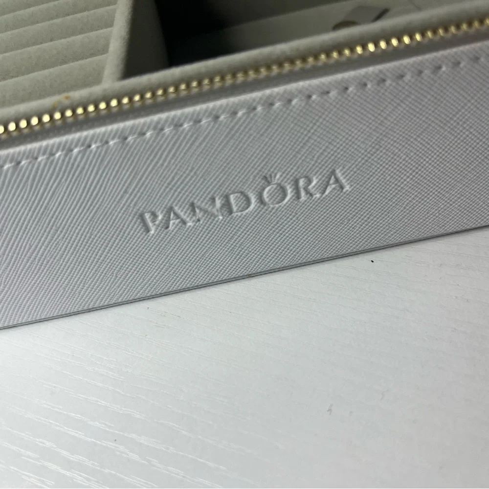 Pandora White Floral Zip Jewelry Case Travel Organizer Ring & Charm Storage - Picture 3 of 8